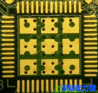 這也是不好的通孔設(shè)計(jì)，但部份通孔已經(jīng)用綠漆(mask)蓋上，但仍有部份通孔未塞孔。 