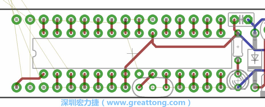 諧振器應(yīng)擺放在ATmega微控制器的針腳8、9和10旁邊，在共鳴器和微控制器中間的高頻信號線應(yīng)該要愈短愈好，此外，其它的信號線應(yīng)該要遠(yuǎn)離這個區(qū)域且配置在諧振器的下方，這樣做是為了防止不必要的無線電波干擾。