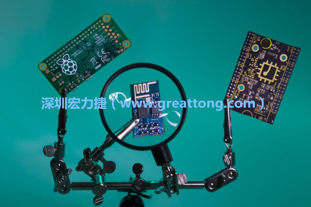 A Raspberry Pi Zero、ESP8266和CHIP。