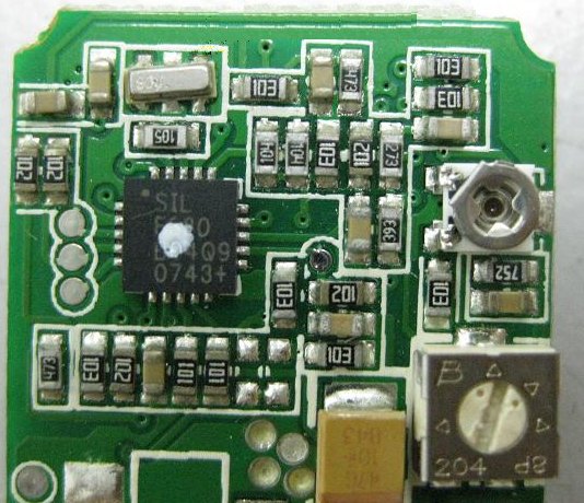 PCBA加工IC元件主要分為DIP及SMD兩大類，DIP 插件的IC，SMD (Surface Mount Device) 表面貼裝元件。
