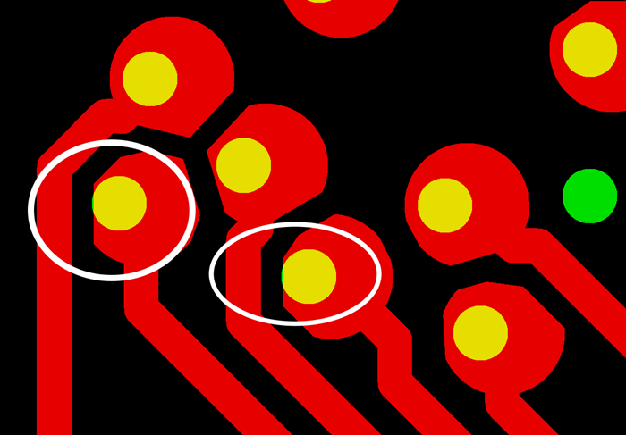 PCB生產(chǎn)會(huì)產(chǎn)生同一方向性的小小量偏移，焊盤被削的方向無規(guī)則，最惡劣的情況還會(huì)出現(xiàn)個(gè)別孔破焊環(huán)